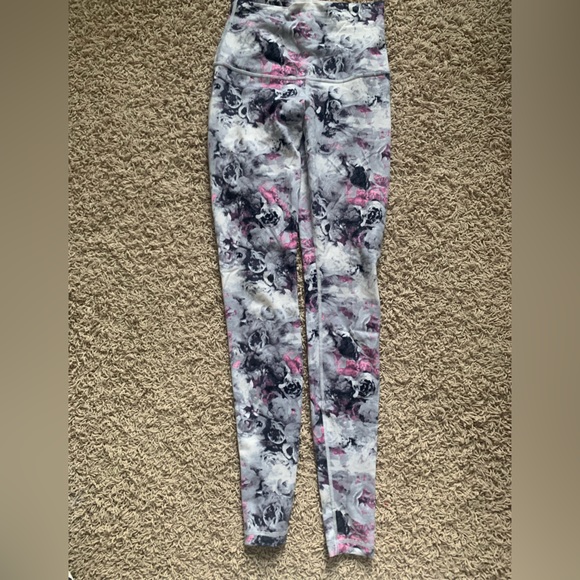 Lululemon floral leggings - Picture 2 of 2
